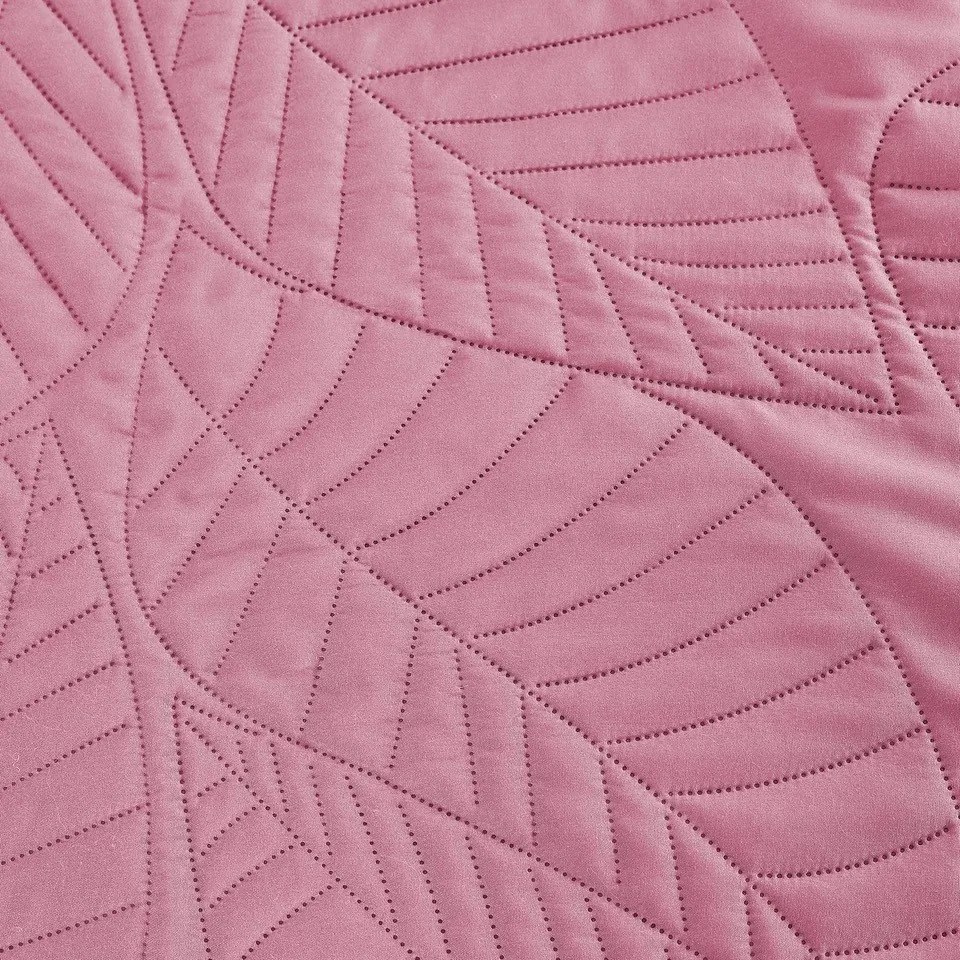 Różowa narzuta na łóżko z wzorem LEAVES Rozmiar: 170 x 210 cm