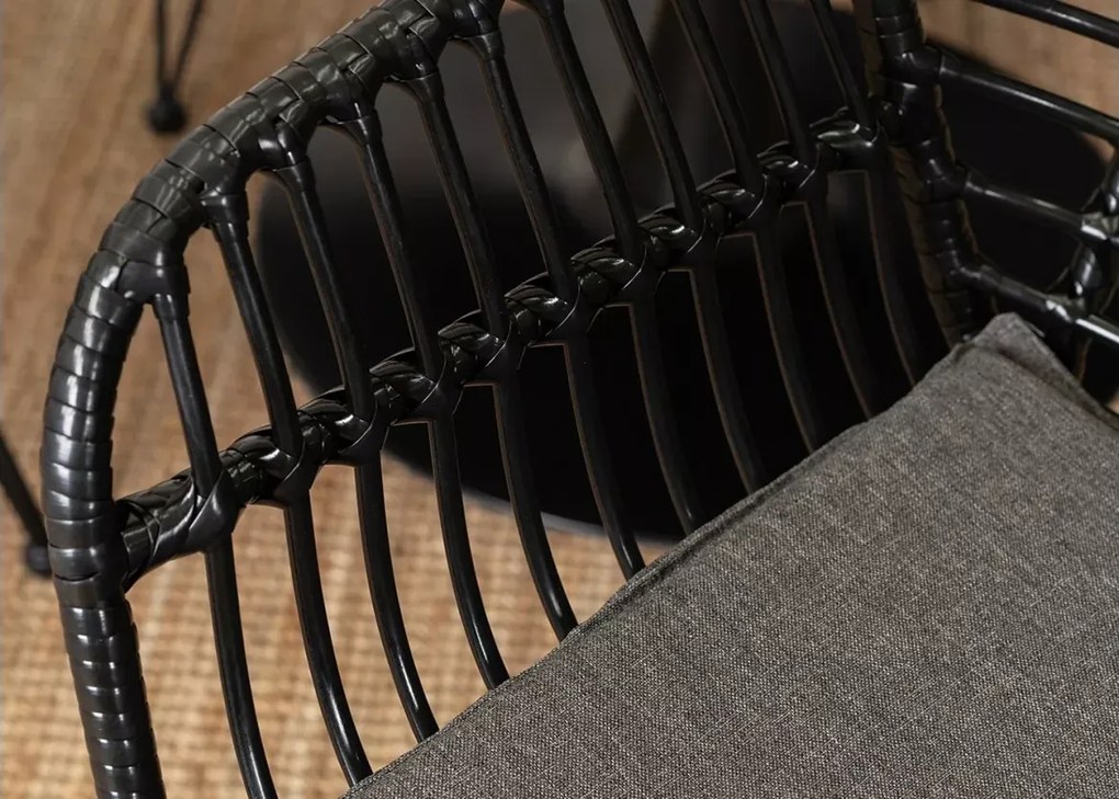 Krzesło rattanowe Richly – eleganckie, ergonomiczne i odporne na warunki atmosferyczne, idealne do wnętrz