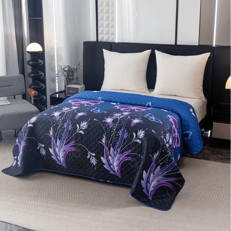 Narzuta na łóżko VIOLET BUTTERFLY, ciemnoniebieska Rozmiar: 170 x 210 cm
