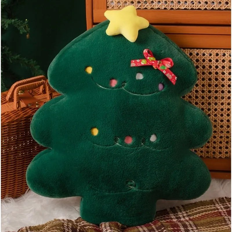 Aksamitna poduszka dekoracyjna w kształcie choinki MERRYLY, zielona