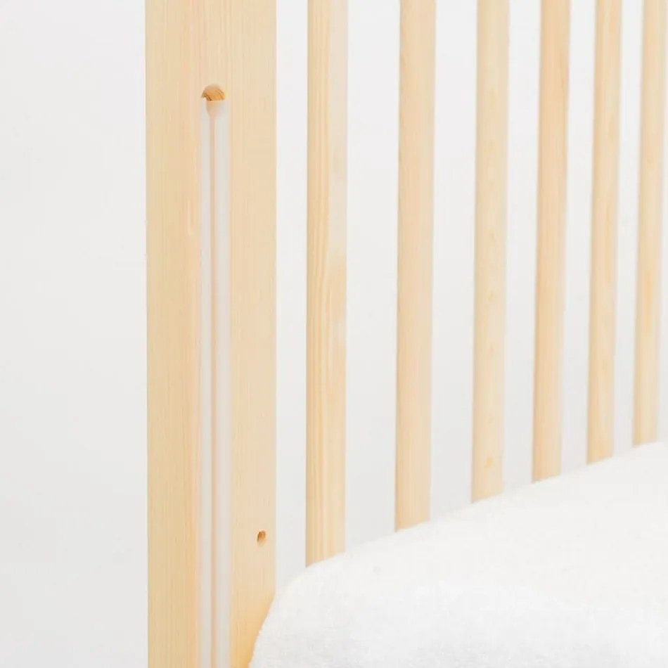Łóżeczko dziecięce New Baby Lilly z wysuwanymibokami i szufladą, naturalne