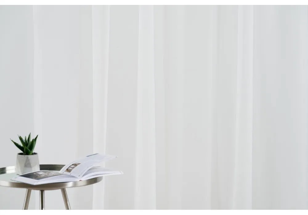 Beżowa firanka z woalu 140x245 cm Crush – Mendola Fabrics