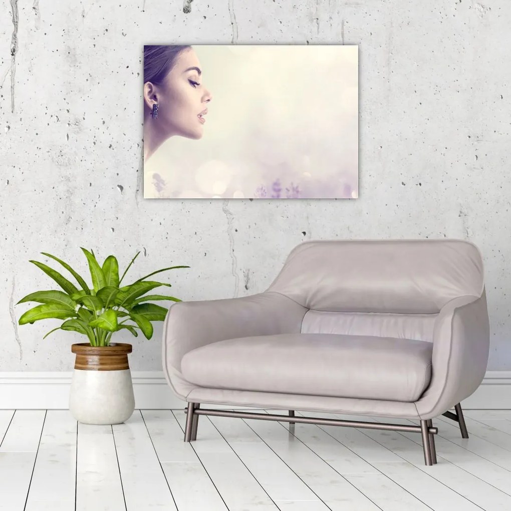 Obraz na szkle kobiety z lawendą (70x50 cm)