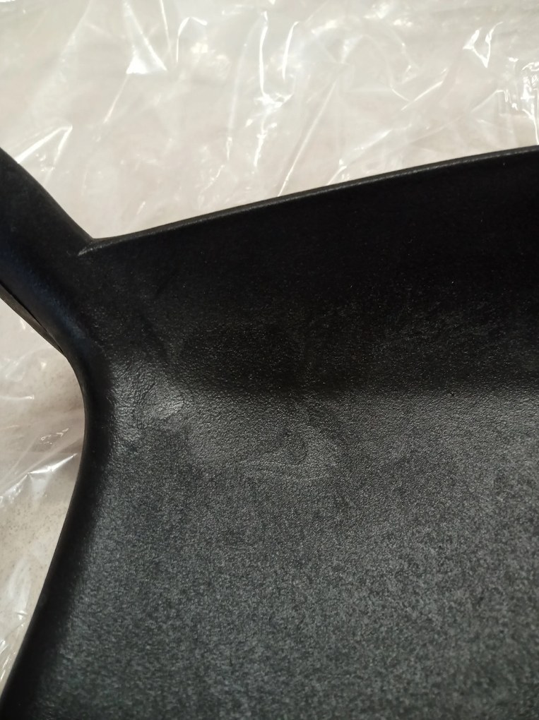 PROMOCJA Czarny plastikowy krzesło KATO II. jakość