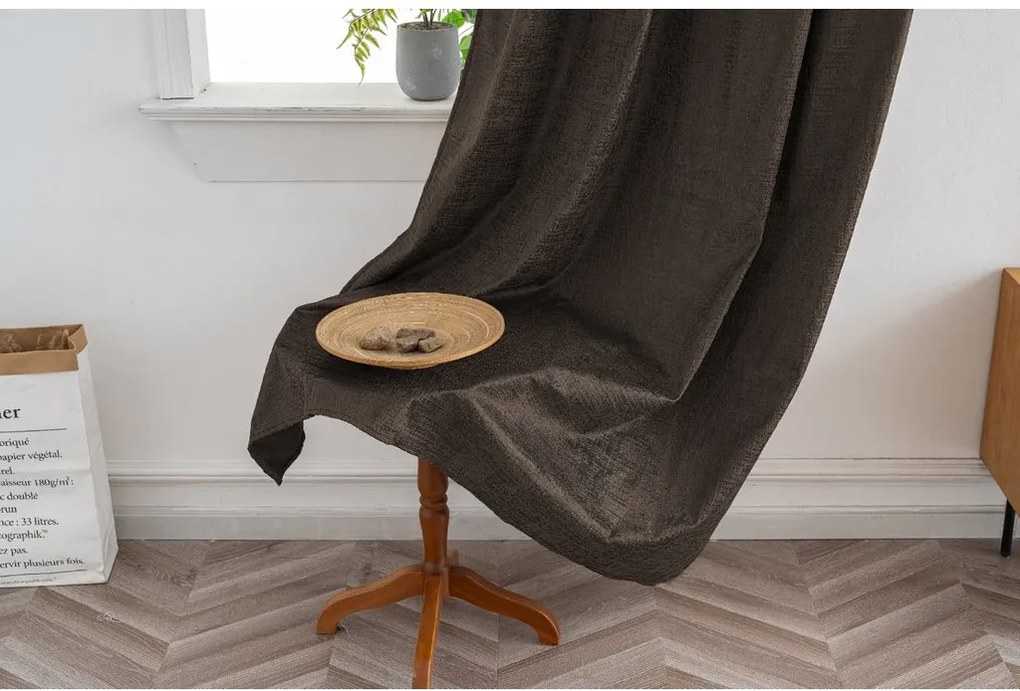 Zaciemniająca zasłona LOOM VELVET 140x250 cm, brązowa Zawieszanie: Metalowe pierścienie
