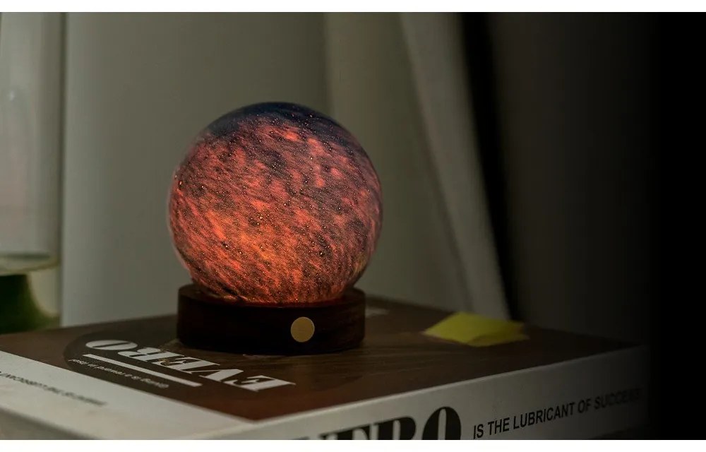 Lampa stołowa LED w ciemnym naturalnym kolorze ze szklanym kloszem (wysokość 9 cm) Galaxy Breeze – Gingko