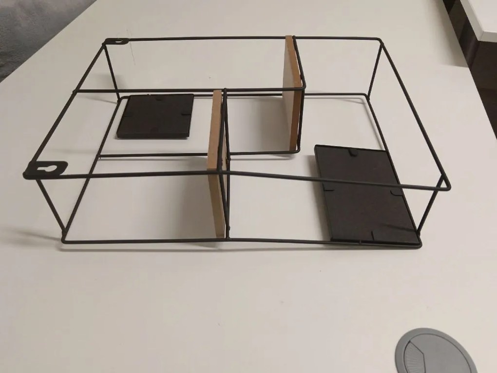 PROMOCJA Półka ścienna z ramkami na zdjęcia KIVORA 40x30 cm, czarna II jakość