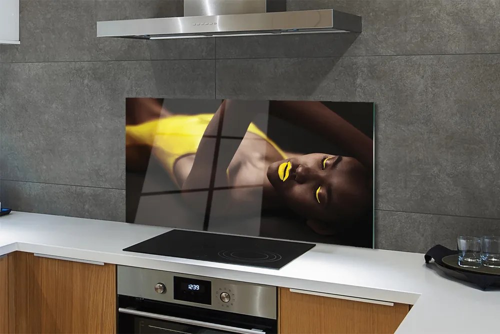 Szklany Panel Kobieta z Żółtymi Ustami