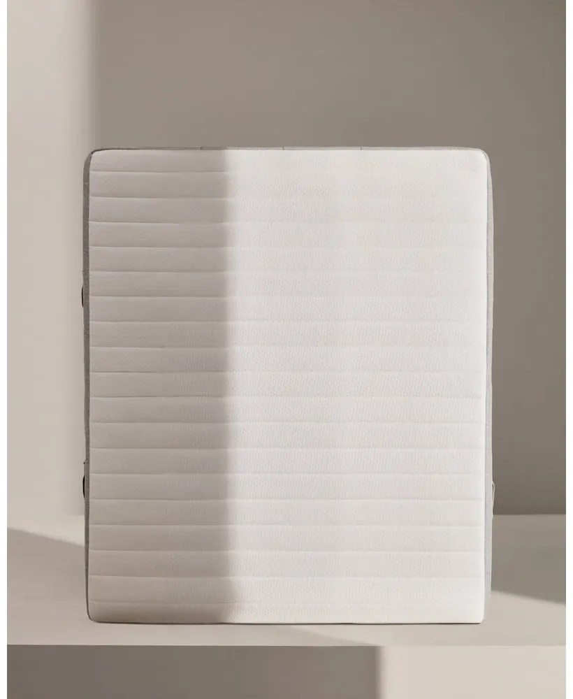 Średnio twardy piankowy materac antyalergiczny/termoregulacyjny 150x200 cm Yoko – Kave Home