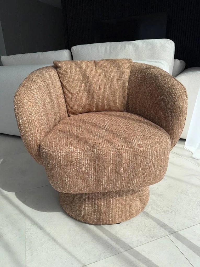 Fotel designerski BRISTEN, obrotowy, w kolorze karmelu