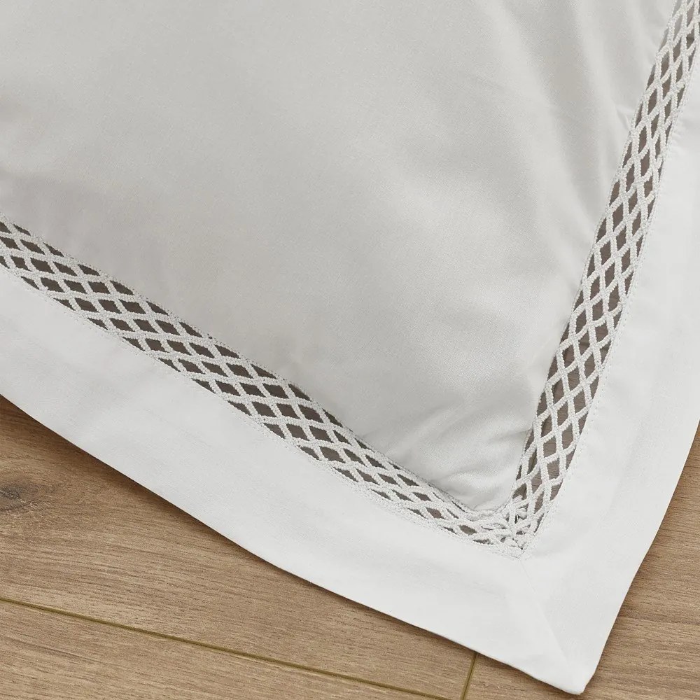 Biała pościel jednoosobowa 135x200 cm Classic Lattice Lace – Catherine Lansfield