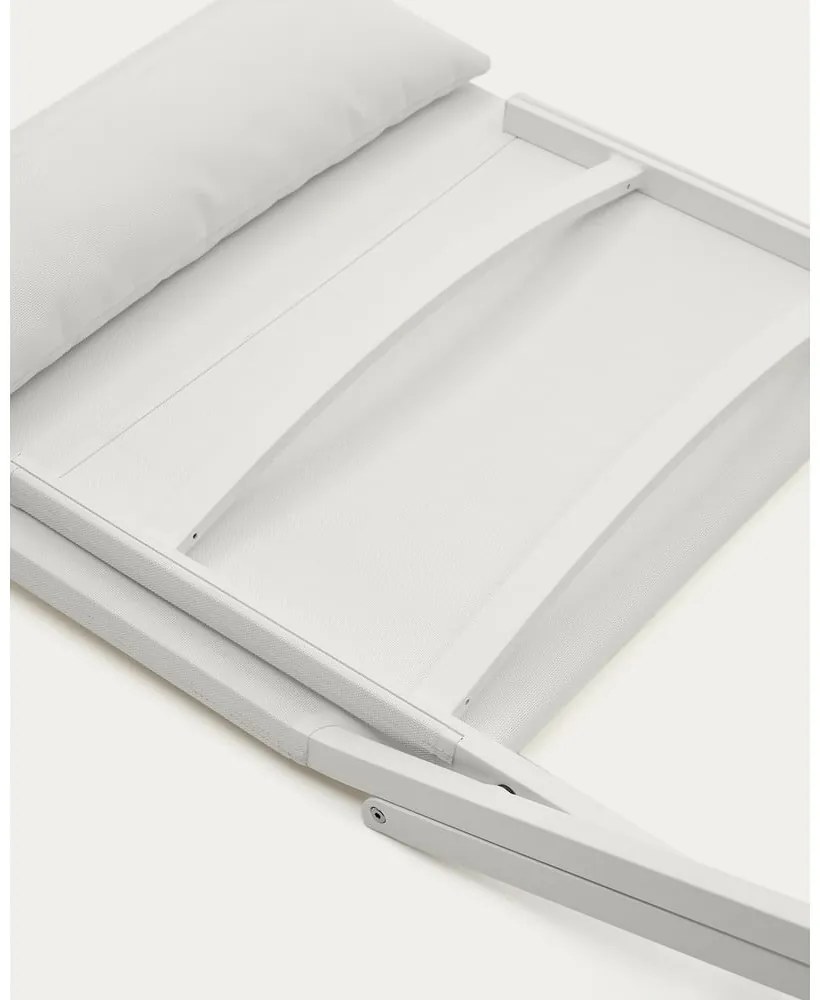 Biały metalowy fotel ogrodowy Canutells – Kave Home