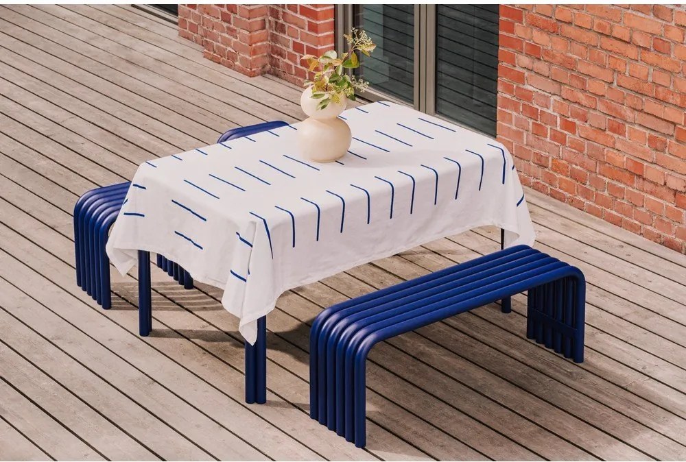 Niebieska metalowa ławka ogrodowa Nokk – noo.ma