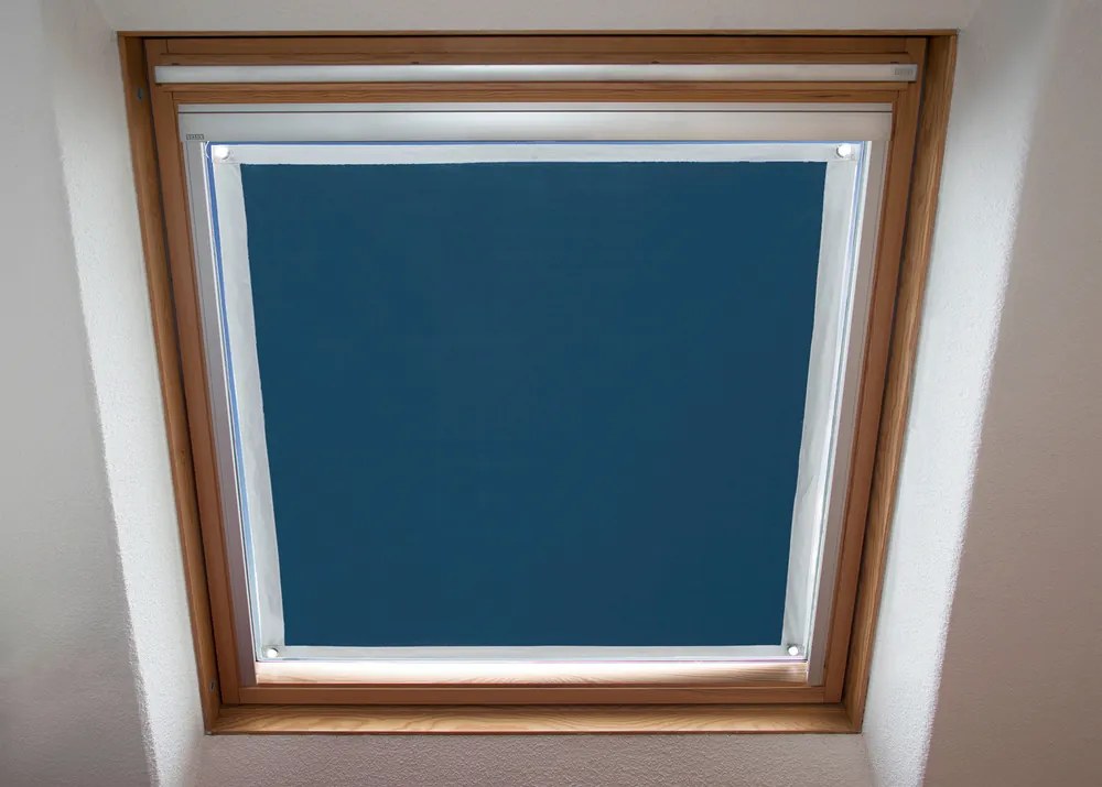 Osłona przeciwsłoneczna na okno 47 x 92 cm