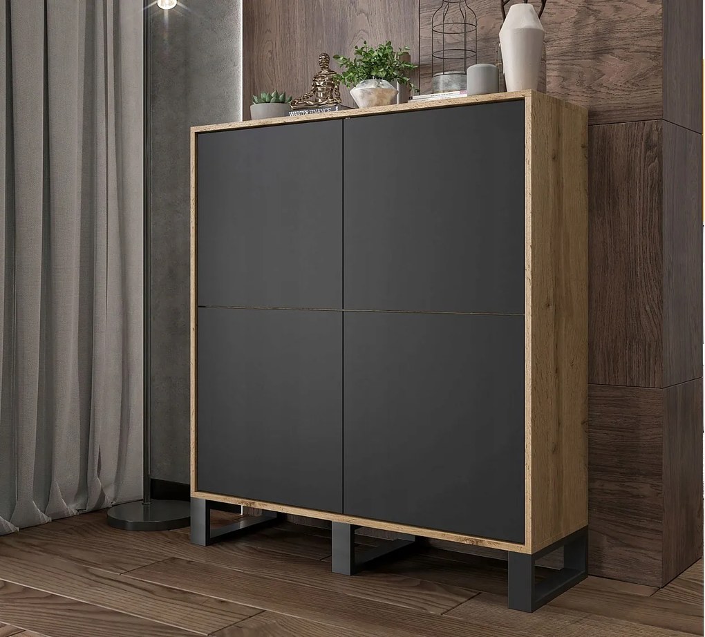 Komoda z 4 drzwiami – korpus dąb wotan, fronty czarne mat – 113 cm, metalowe nogi