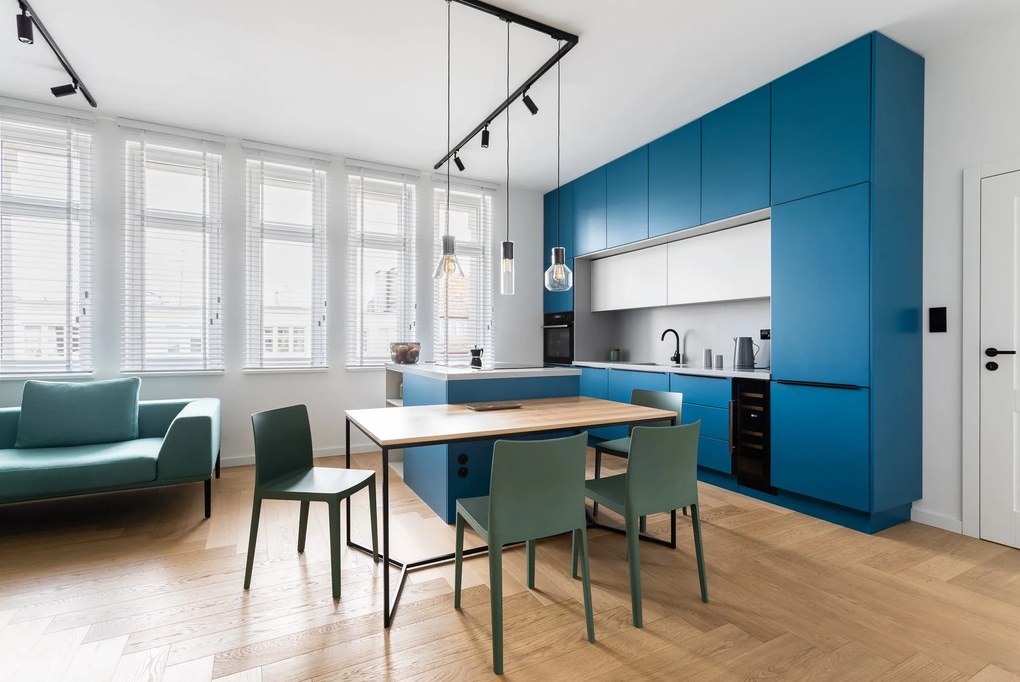Stół jadalniany z blatem z litego drewna Rude Scandi