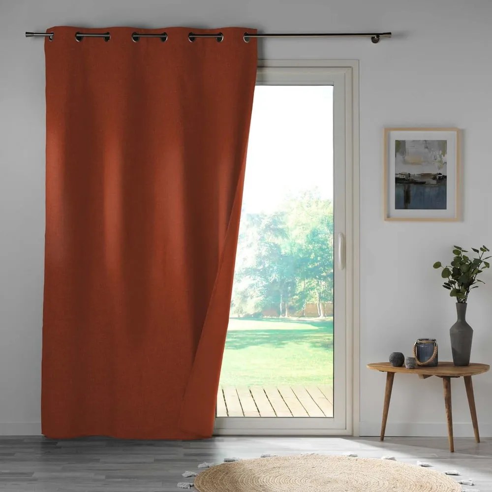 Ceglasta zasłona zaciemniająca z mikrowłókna 140x260 cm Obscure – douceur d'intérieur