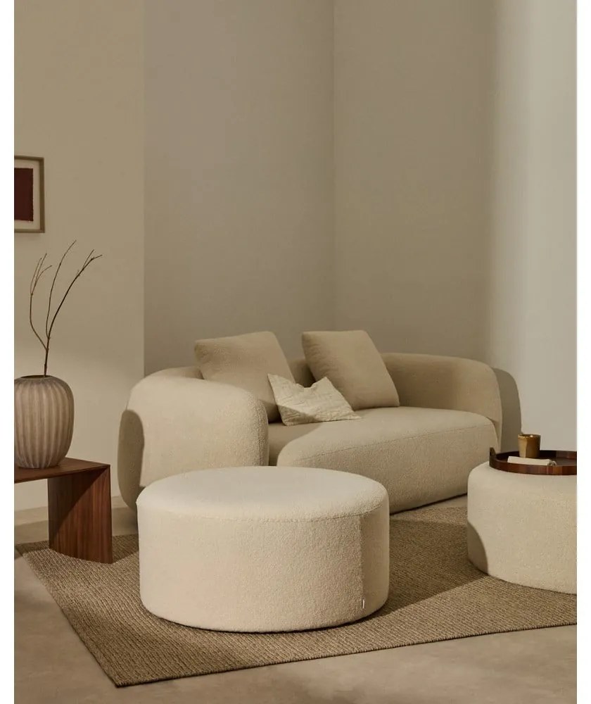 Kremowy puf z materiału bouclé Kaeli – Kave Home