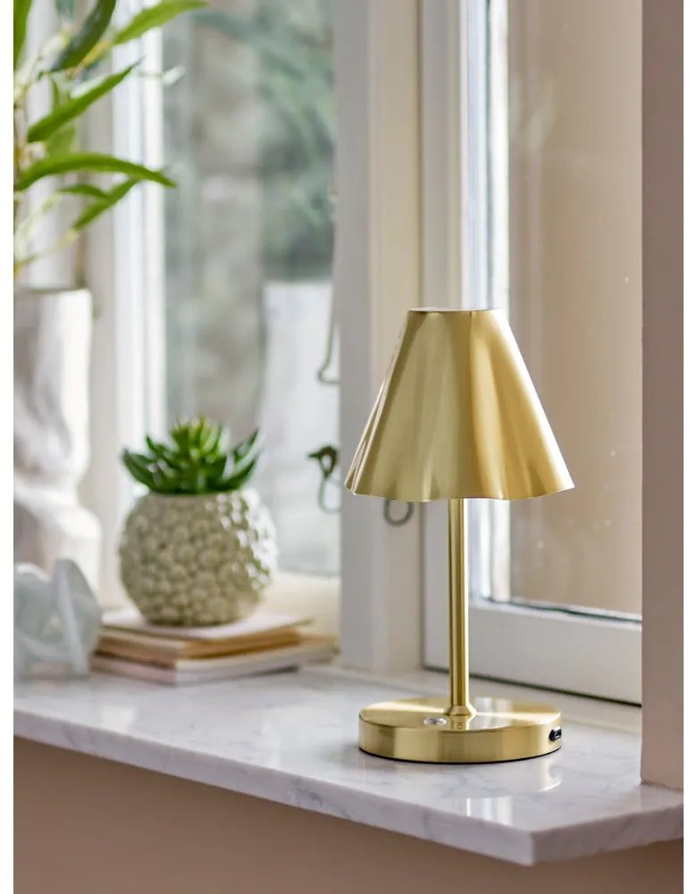 Lampa stołowa LED w kolorze mosiądzu z metalowym kloszem (wysokość 28 cm) Lianna – Bloomingville