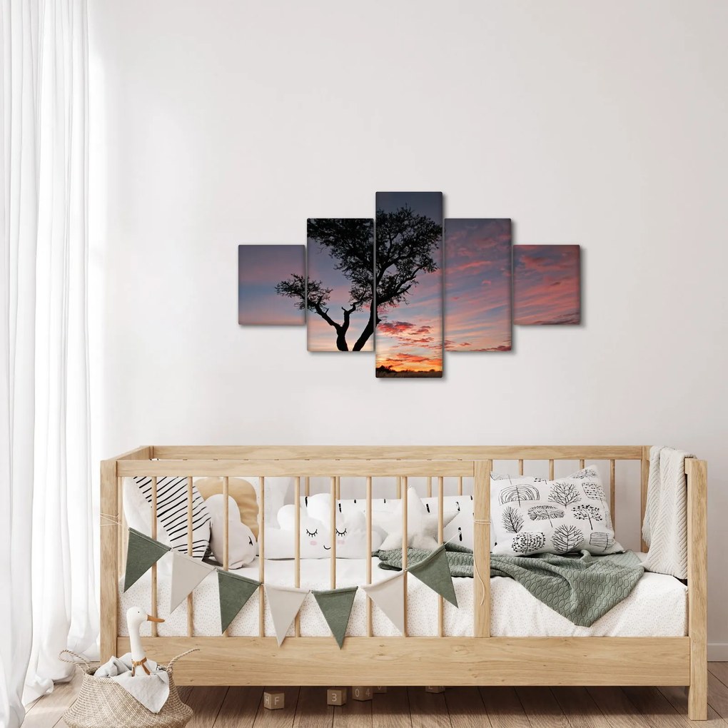 Obraz - Drzewo i czerwonawe odcienie (125x70 cm)