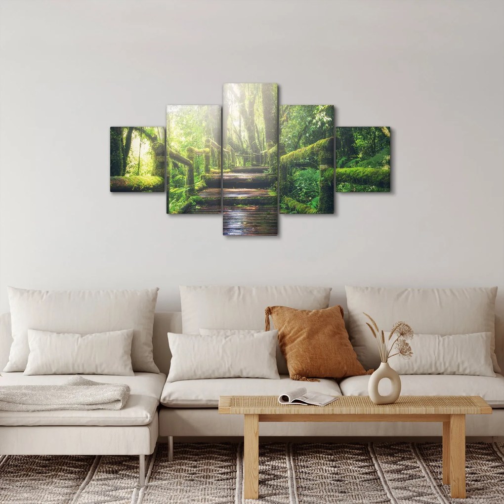 Obraz - drewniane schody w lesie (125x70 cm)