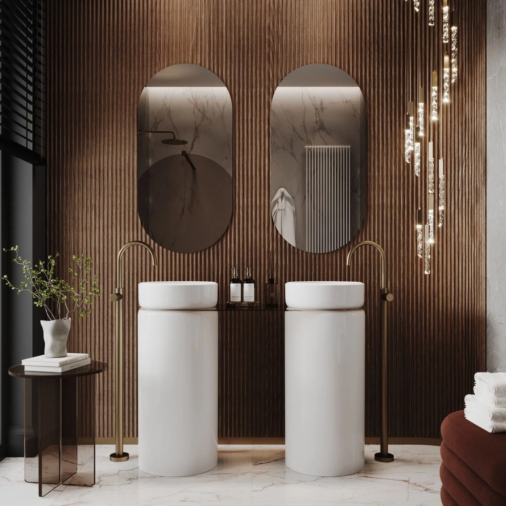 Dwie umywalki z konglomeratu wolnostojące okrągłe 85 x 40 cm RONA bez przelewu połączone półką szklaną | Różne kolory półki : Kolor szklanej półki - Brązowy, Kolor umywalki RONA - Biały połysk, Podłączenie syfonu - Do podłogi