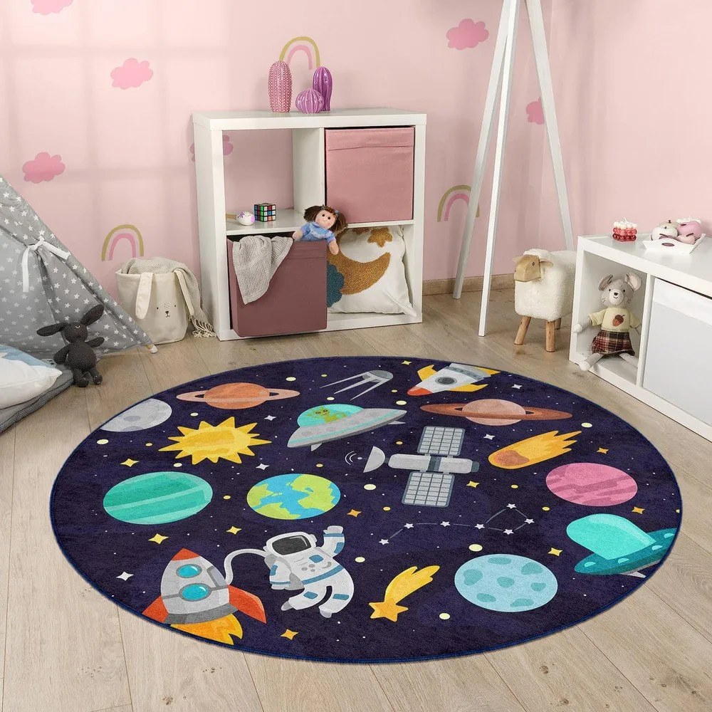 Ciemnoniebieski dziecięcy dywan do zabawy odpowiedni do prania ø120 cm Into The Space – Mila Home
