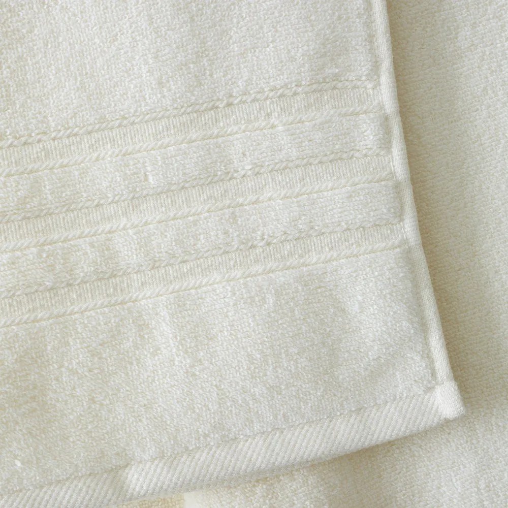 Kremowy bawełniany ręcznik frotte 50x85 cm Zero Twist – Catherine Lansfield