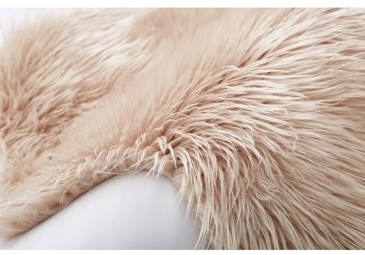 Sztuczne futerko Ebony beżowy, 60 x 90 cm