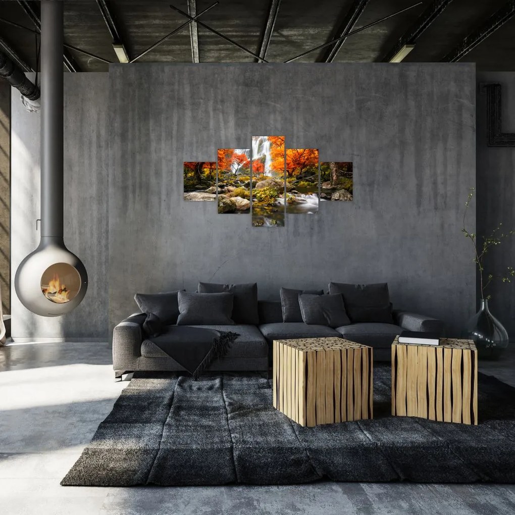 Obraz - Wodospady w pomarańczowym lesie (125x70 cm)