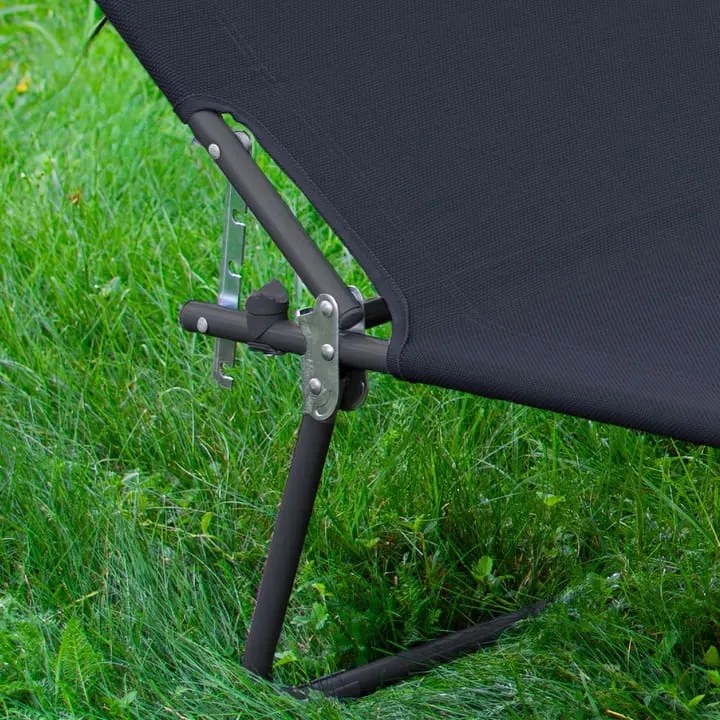 Czarny składany leżak z daszkiem W0-C16