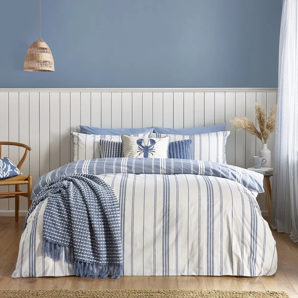 Biało-niebieska pościel dwuosobowa 230x220 cm Harbour Stripe – Catherine Lansfield