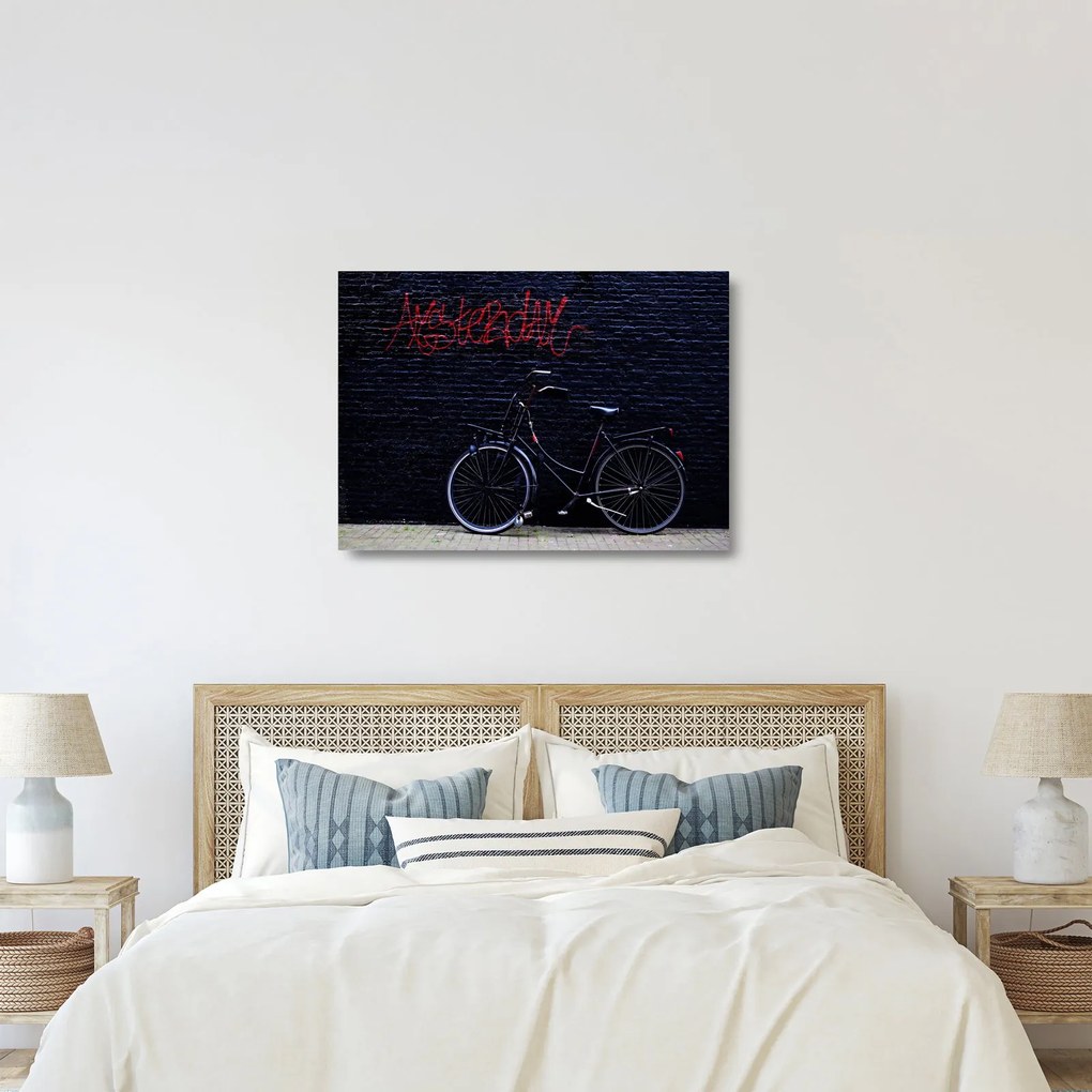 Obraz na szkle roweru w Amsterdamie (70x50 cm)