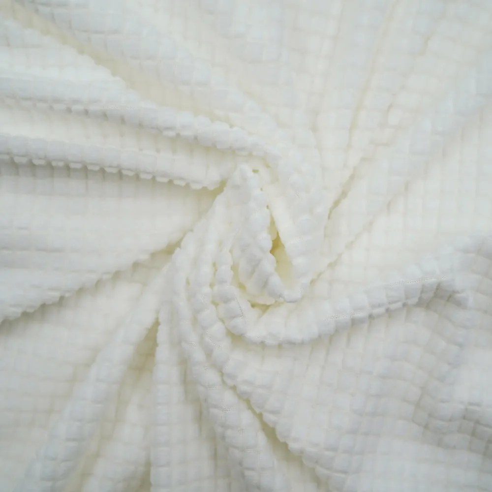 Kremowy elastyczny pokrowiec na sofę 3-osobowy Sacha – douceur d'intérieur