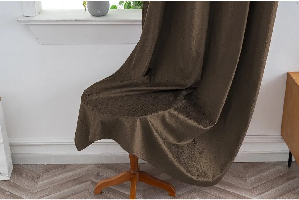 Zaciemniająca zasłona DUNES VELVET 140x250 cm, brązowa Zawieszanie: Metalowe pierścienie