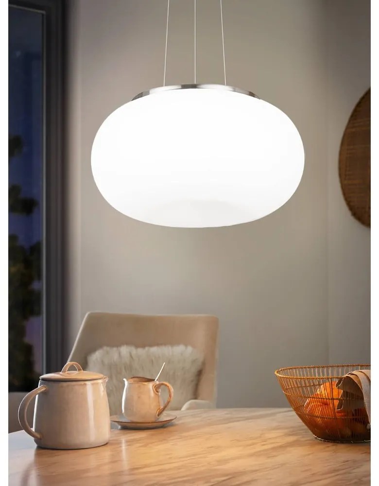 Lampa wisząca w biało-srebrnym kolorze ze szklanym kloszem ø 44,5 cm OPTICA – EGLO