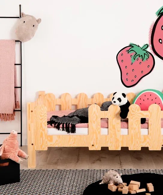 Skandynawskie łóżko dziecięce z barierką P5-N02