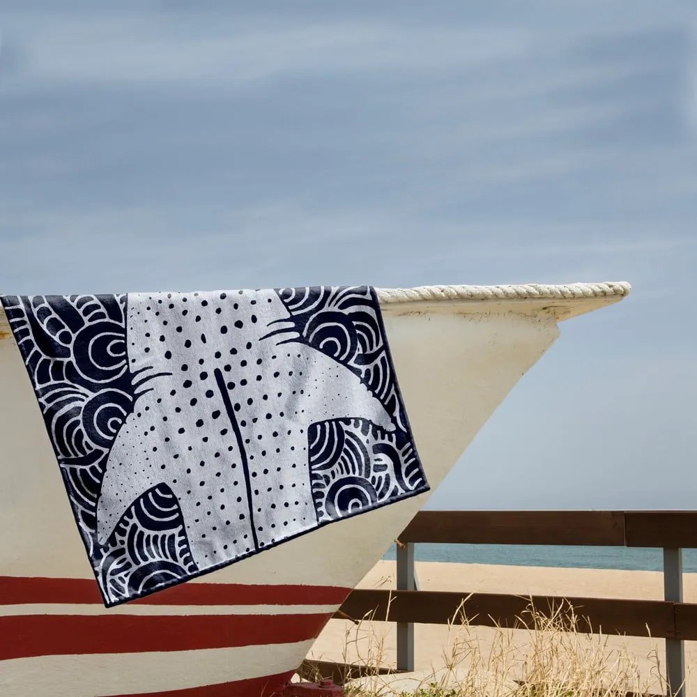 Ciemnoniebieski ręcznik plażowy 90x180 cm Shark – DecoKing