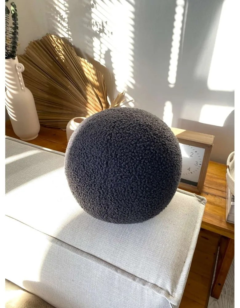 Poduszka dekoracyjna z materiału bouclé ø 20 cm Top – Mioli Decor