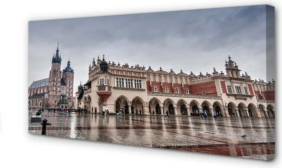 Zdjęcie na płótnie Deszczowy Kraków: Sukiennice i Kościół