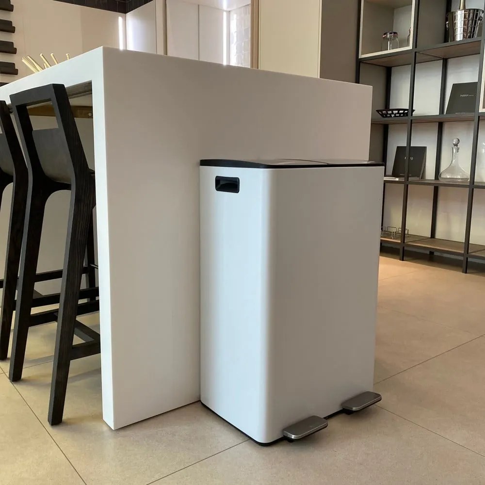 Stalowy kosz na śmieci 2x30 l do segregacji odpadów/z pedałem w matowym białym kolorze Aliya – Spirella