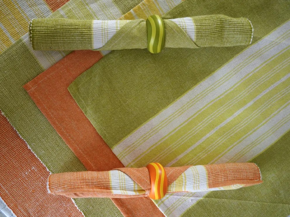 Praktyczne nakrycie stołu 32x47 cm z serwetką 40x40 cm FOOD Kolor: Zielony