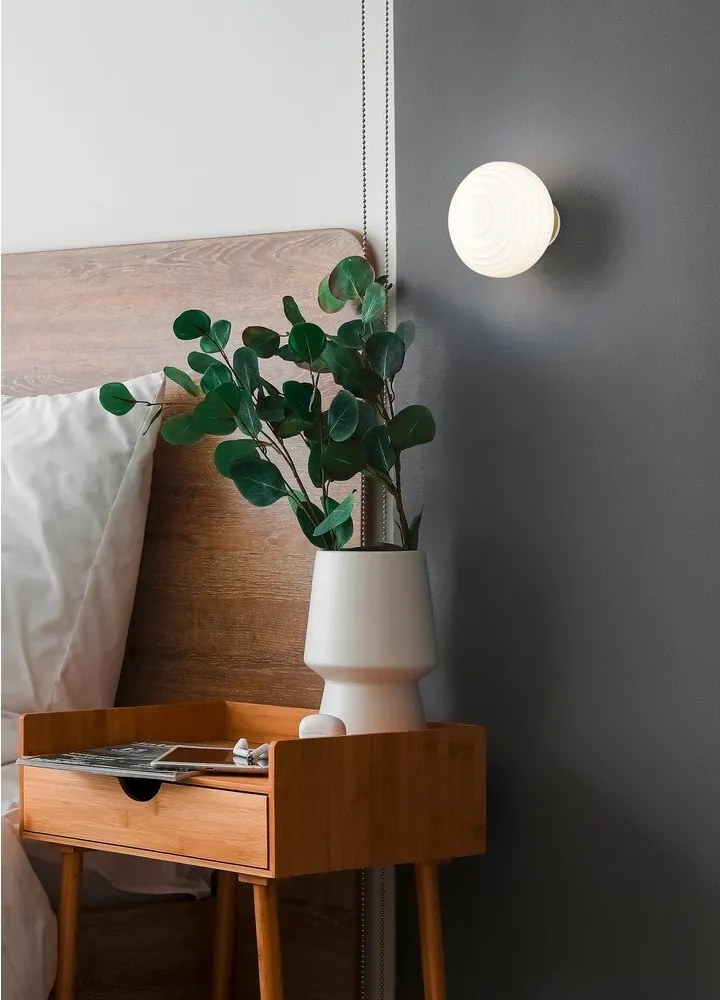 Biały szklany kinkiet LED na USB ø 15,5 cm Earl – Reality