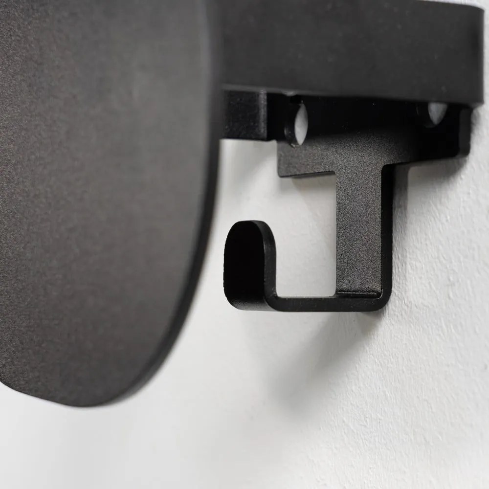 Czarny metalowy wieszak ścienny Mani – Spinder Design