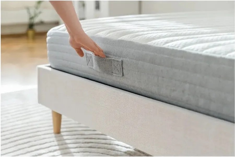 Średnio twardy piankowy materac termoregulacyjny 150x190 cm Yoko – Kave Home