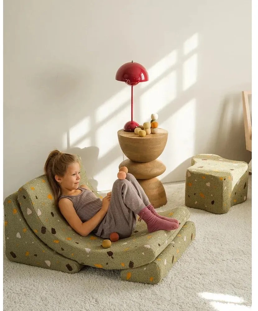 Zielony puf dziecięcy z materiału bouclé/z tkaniny szenilowej Terrazzo Cloud – Wigiwama