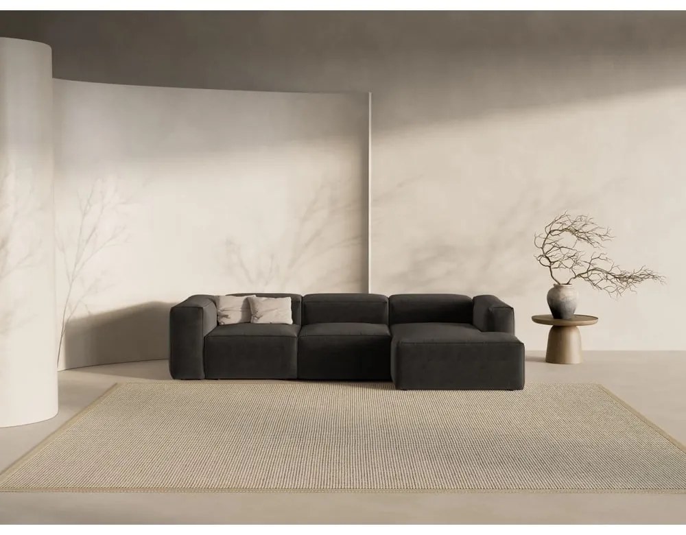 Czarny narożnik (prawostronny/z szezlongiem) Bergamo – Cosmopolitan Design