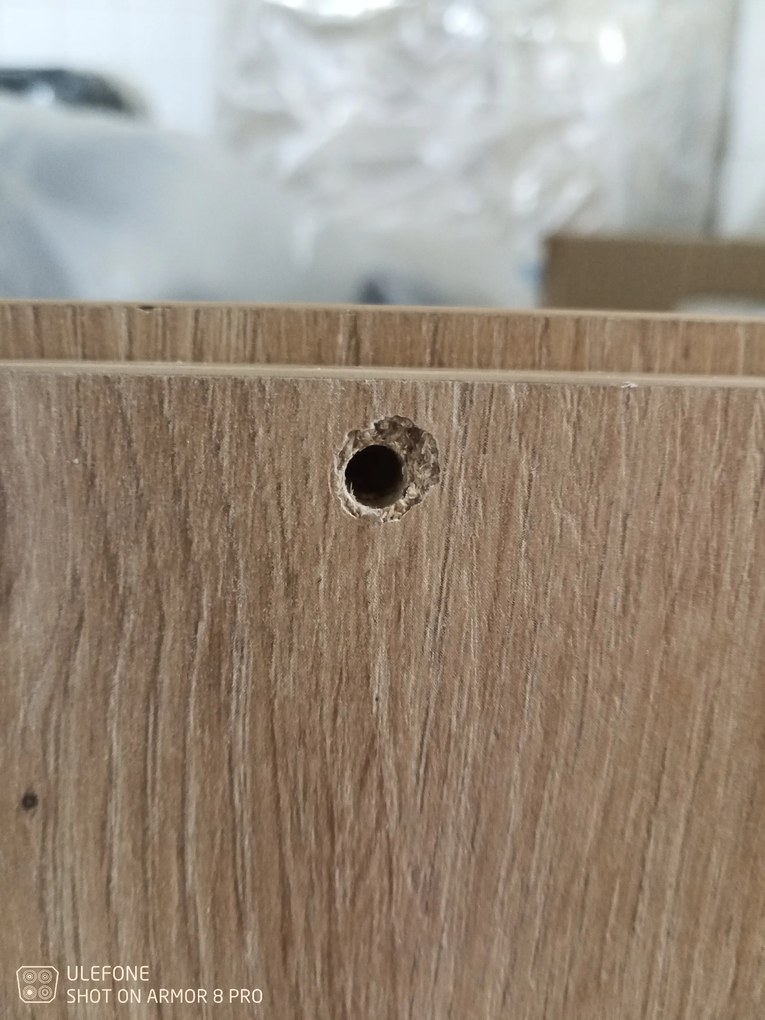 PROMOCJA Nástěnny stolik TV ENTSIAN 150x40cm, dąb artisan II. jakość