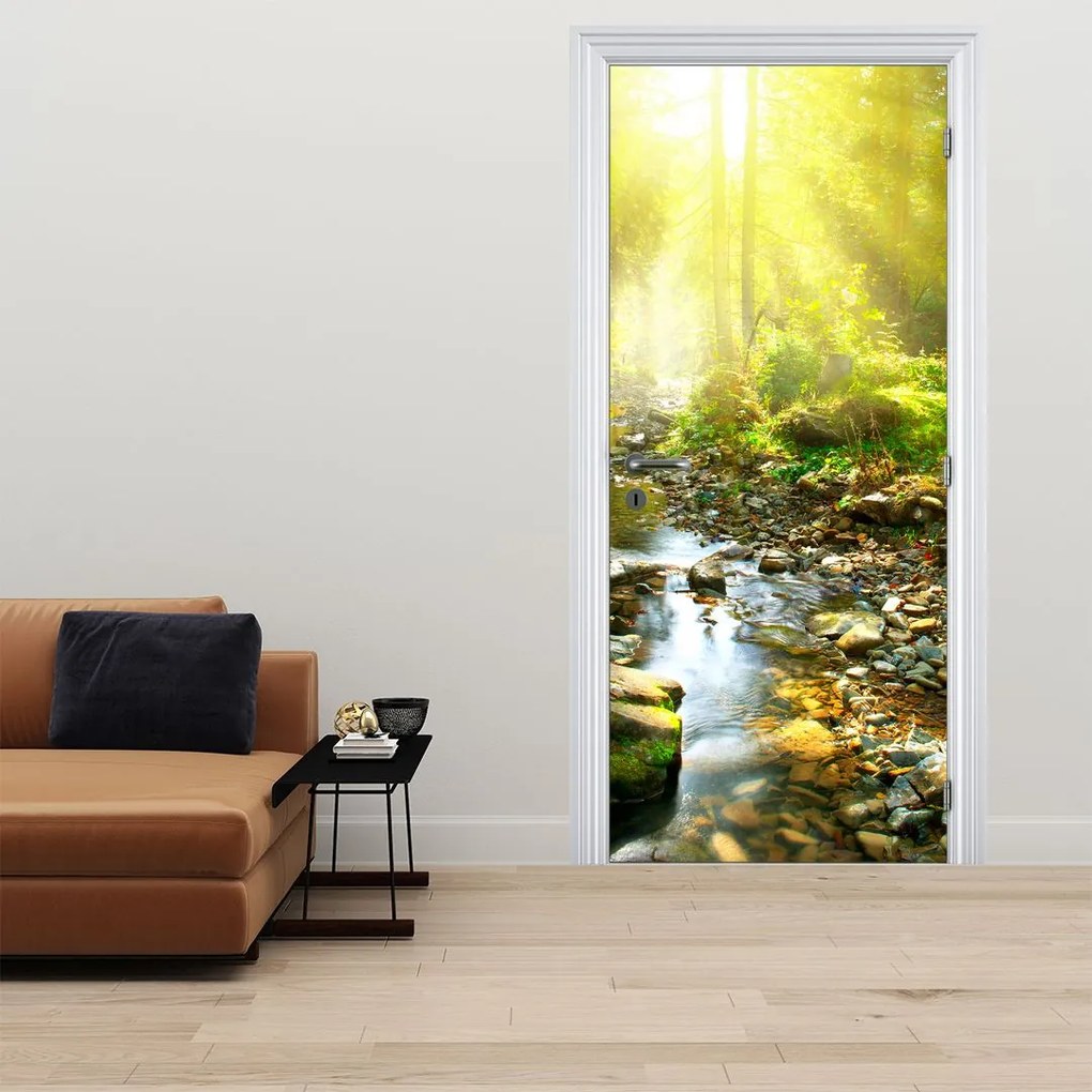 Fototapeta na drzwi - Rzeka w zielonym lesie (95x205cm)