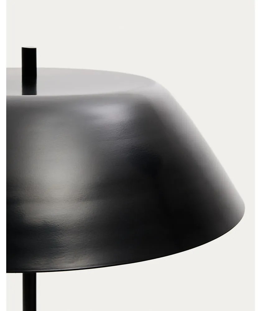 Czarna lampa stojąca z metalowym kloszem (wysokość 153 cm) Sayra – Kave Home
